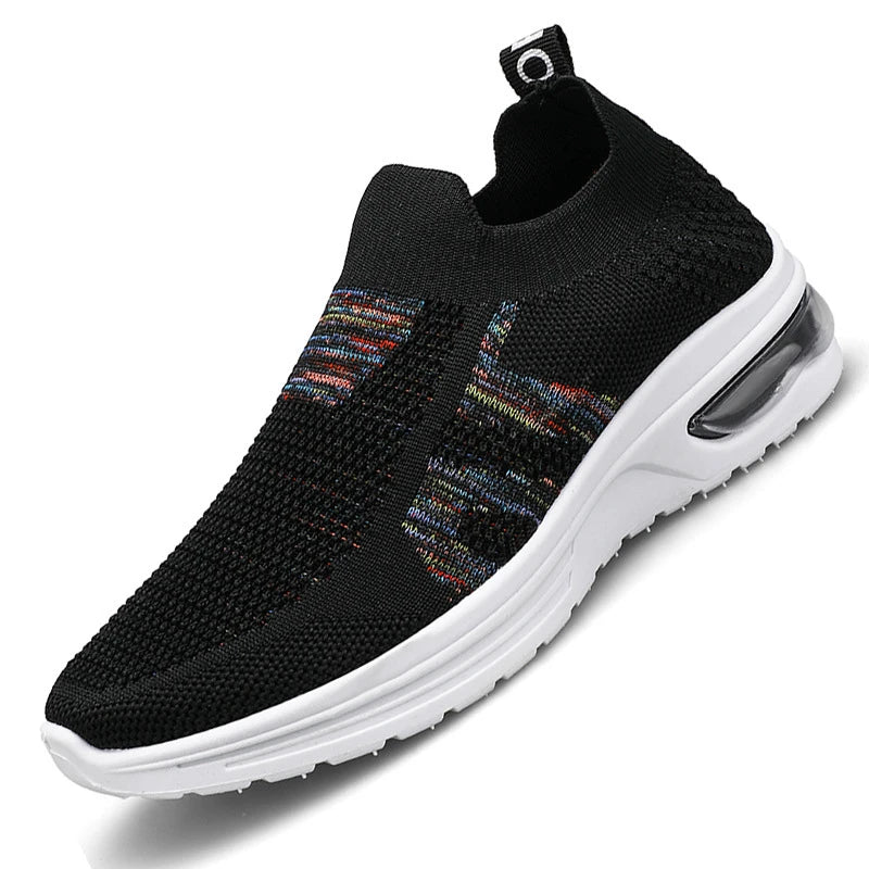 Sophisticated men's sports and leisure trainers with breathable mesh upper and durable rubber outsole for comfort and style