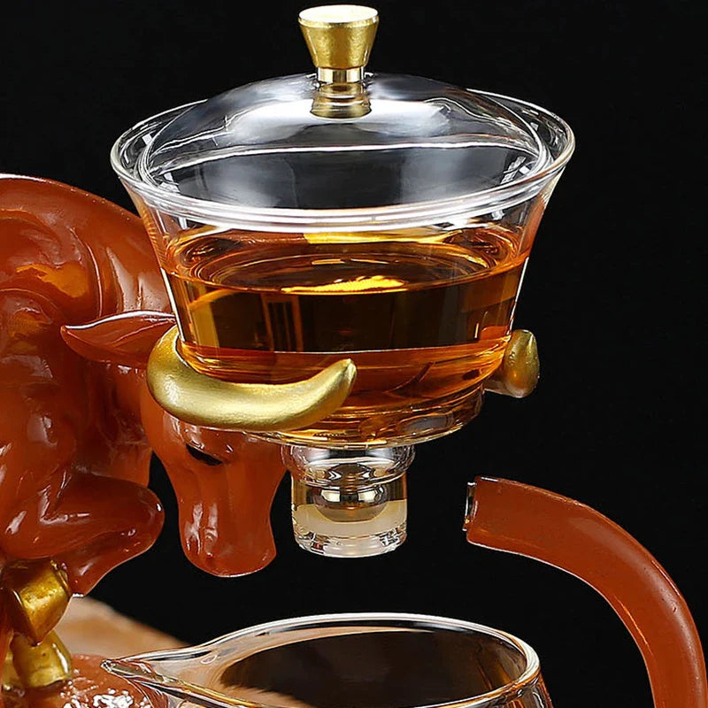 Premium borosilicate glass semi-automatic tea maker in a traditional British design for brewing delicious tea