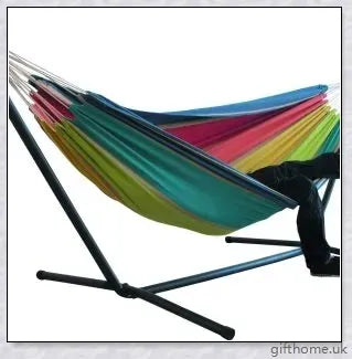 A generously-sized canvas camping hammock that can support up to 200 kg, ideal for outdoor relaxation and adventure