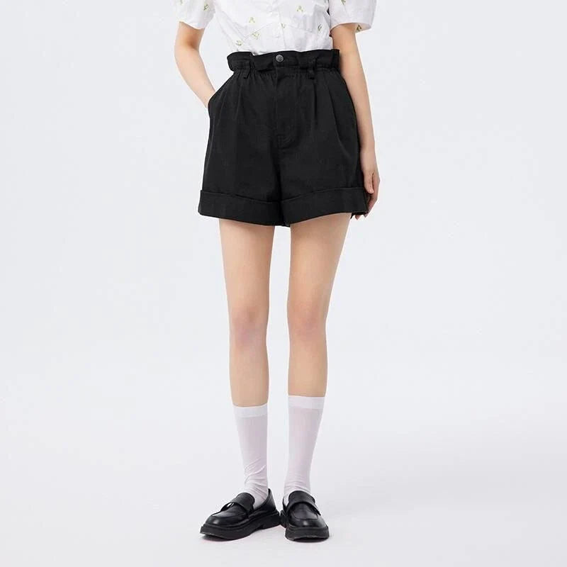 High-waist A-line casual shorts for women in a soft, durable fabric blend with an elastic waistband and side pockets for comfort and style.