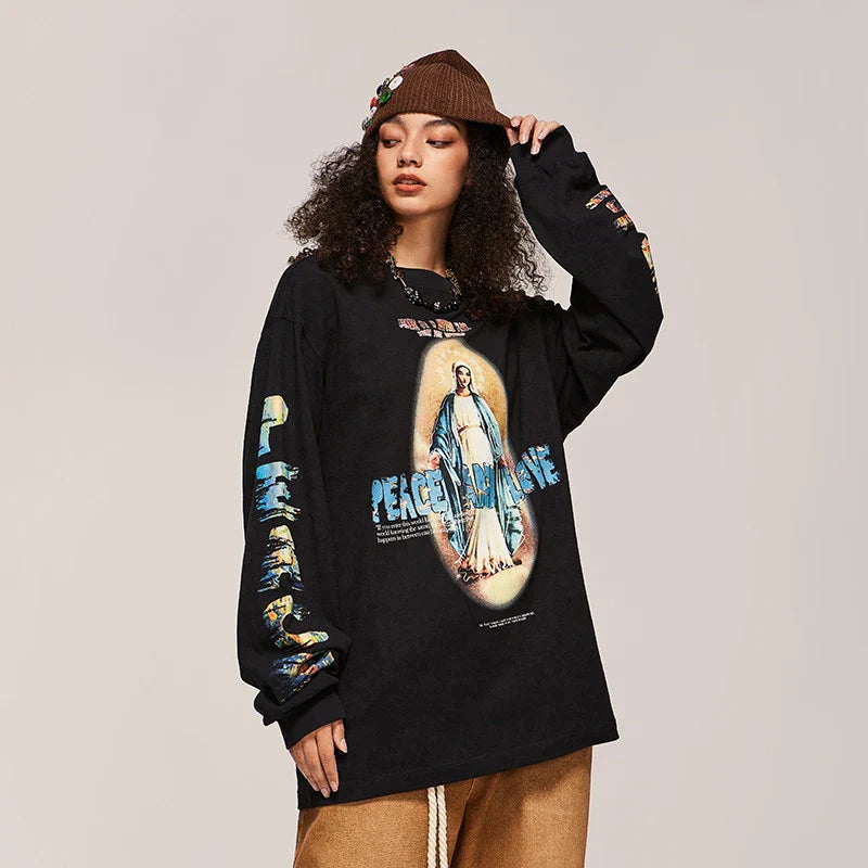 Trendha vintage-inspired spring sweater in a variety of colours, featuring a relaxed fit and round neckline for a flattering, effortless look