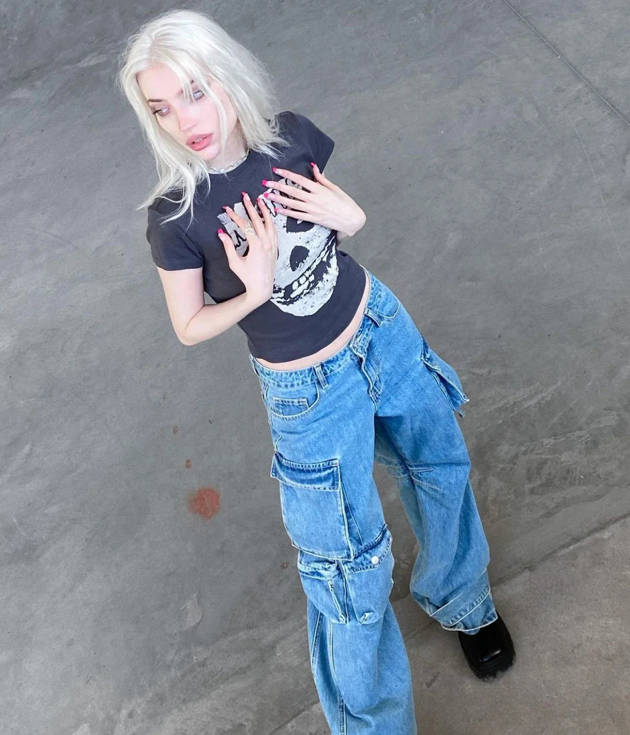 Trendha Heavy-Duty Wide-Leg Denim Jeans with Oversized Pockets in Dark Blue