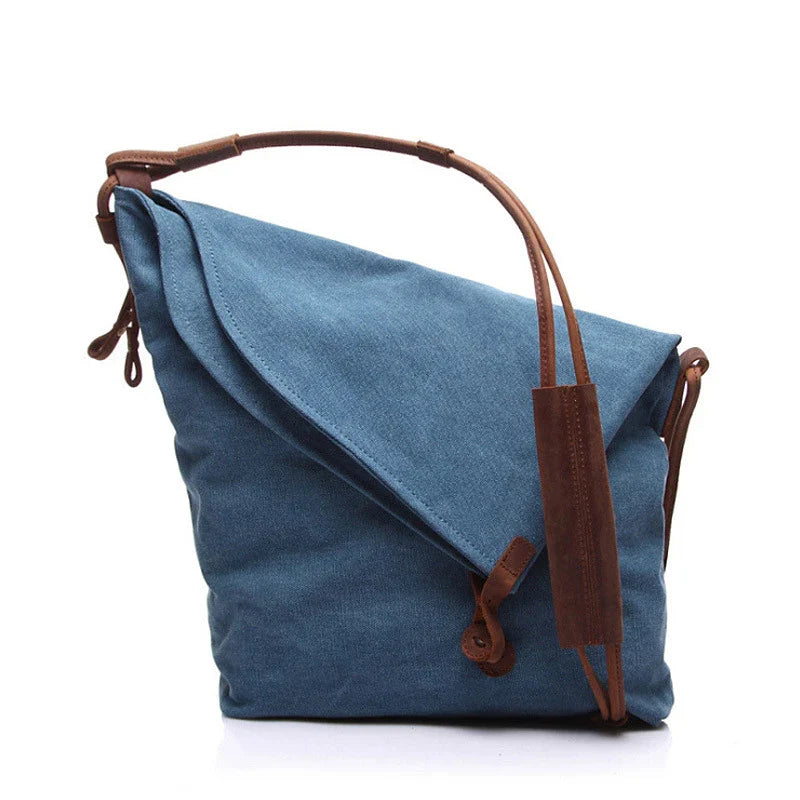 Premium Crazy Horse leather shoulder bag in a variety of colours, featuring a vintage-inspired design and intelligent interior organisation.