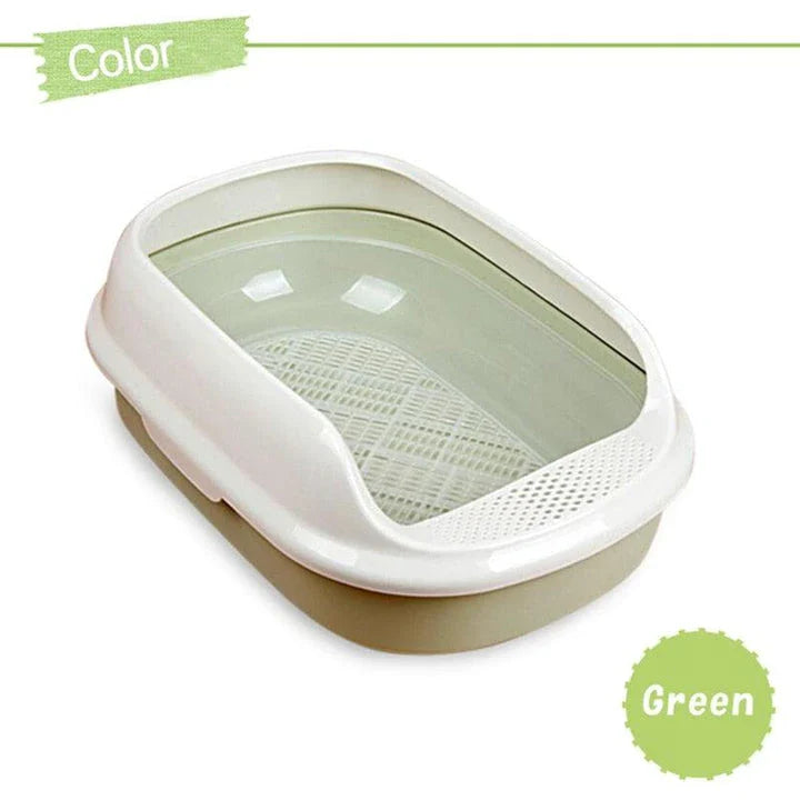 A high-quality, spacious cat litter tray made of durable plastic for easy cleaning and long-lasting use.