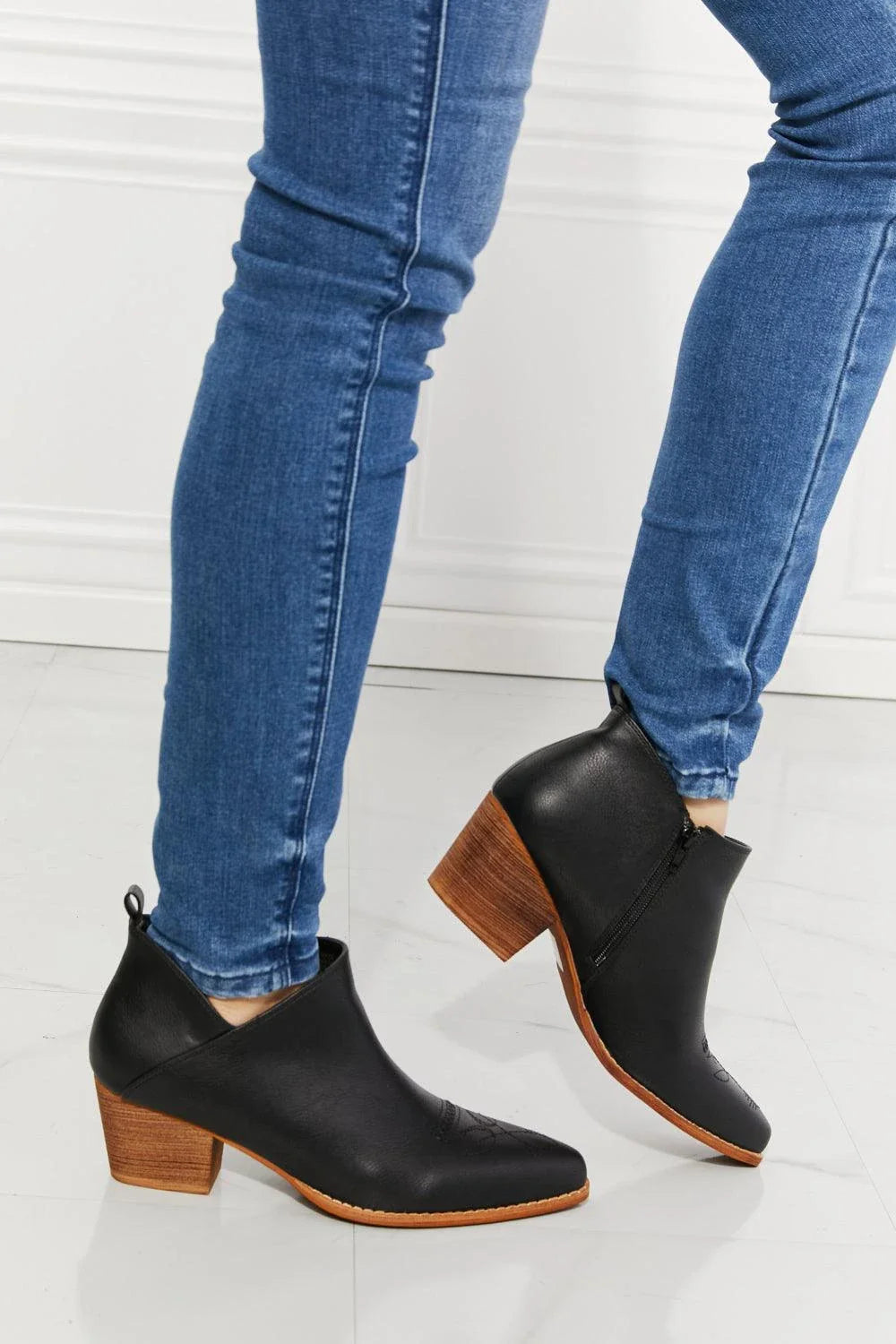 MMShoes Crossover Cowboy Booties with Embroidered Design in Black