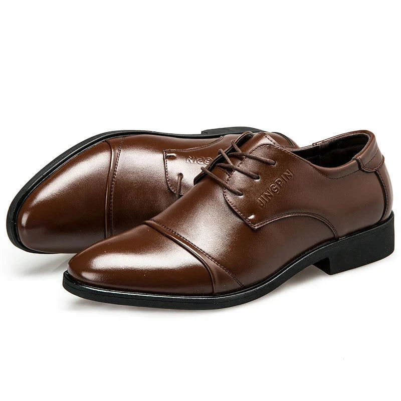 Casual all-match men's business dress shoes made with artificial PU and rubber sole for comfort and style