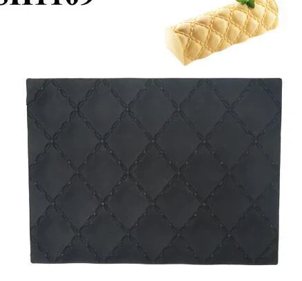 Premium silicone cake mould with woven heart-shaped and wood grain textures for creating delightful desserts
