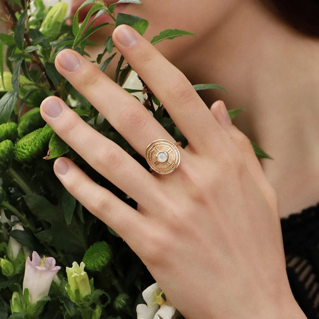 Elegant Sterling Silver Ring with Retro Design and Semi-Precious Stones for Women