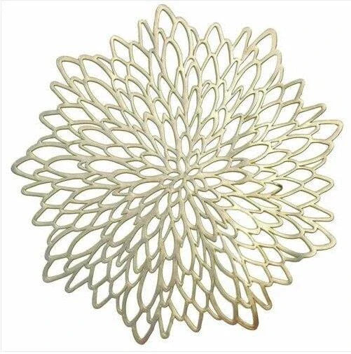 Elegant flower-shaped PVC placemat with a delicate floral design, perfect for refined dining
