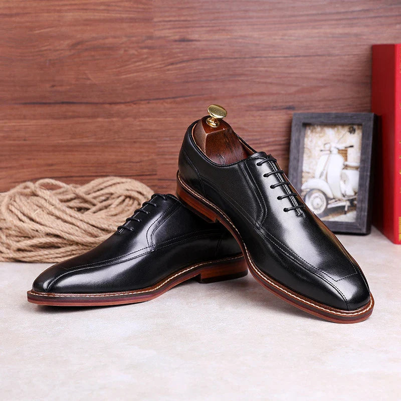 Stylish genuine leather retro shoes for men, featuring a premium cowhide upper and composite sole for long-lasting quality and comfort.