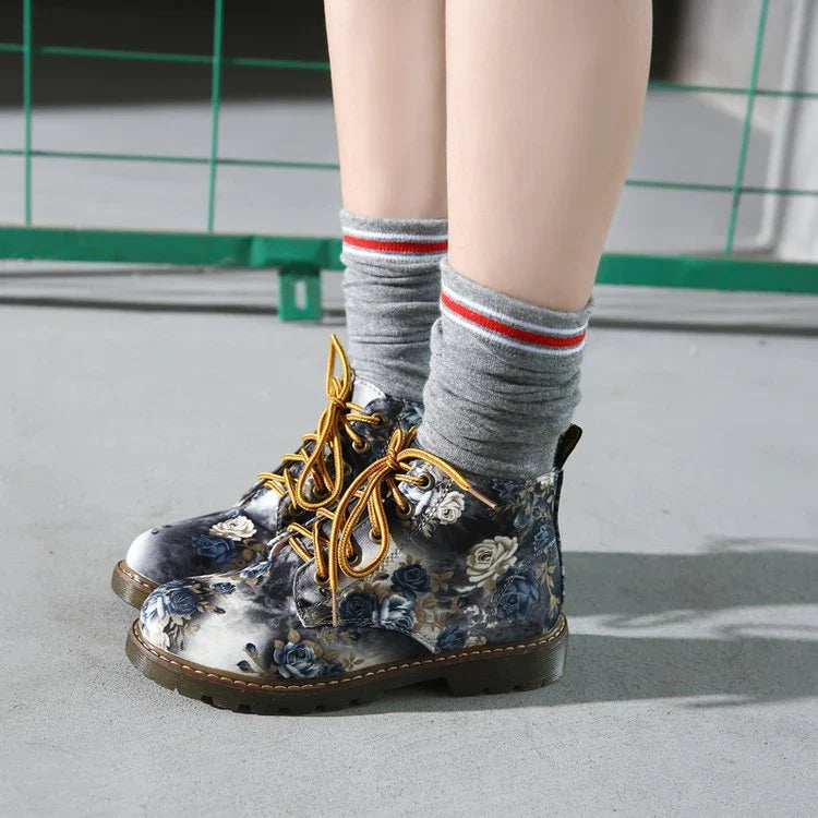 British-style Martin boots with a snake-skin texture for a sophisticated autumn look