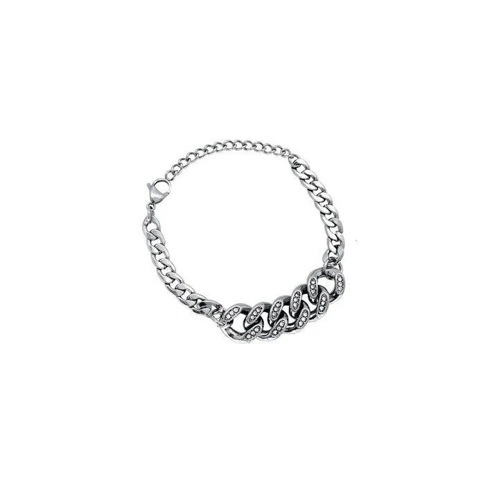 A premium crafted Cuban pearl bracelet with a versatile and stylish design, perfect for any occasion.