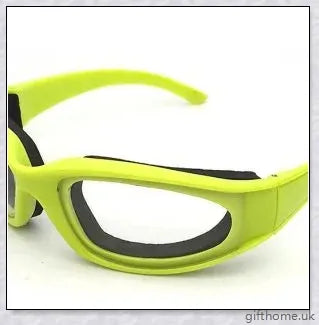 Anti-Spill Sunglasses with Polycarbonate Frame and Lenses, Offering UV400 Protection for Safe and Comfortable Cooking