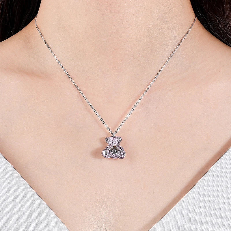 Clavicle chain necklace with a charming bear pendant and sparkling zircon stones, made from high-quality 925 sterling silver