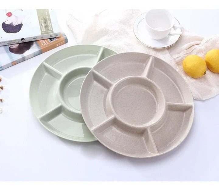 Stylish round snack plate in green and khaki colours, perfect for serving fruit, nuts, or hors d'oeuvres at UK dinner parties and tea times.
