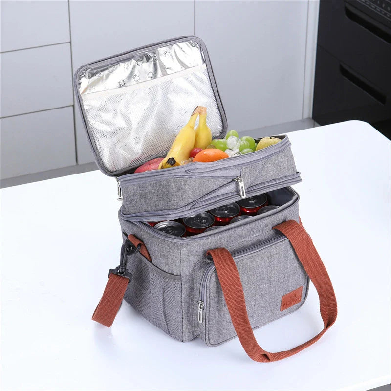 Portable picnic bento bag made of durable Oxford cloth and insulated with aluminium foil to keep food fresh and at the right temperature