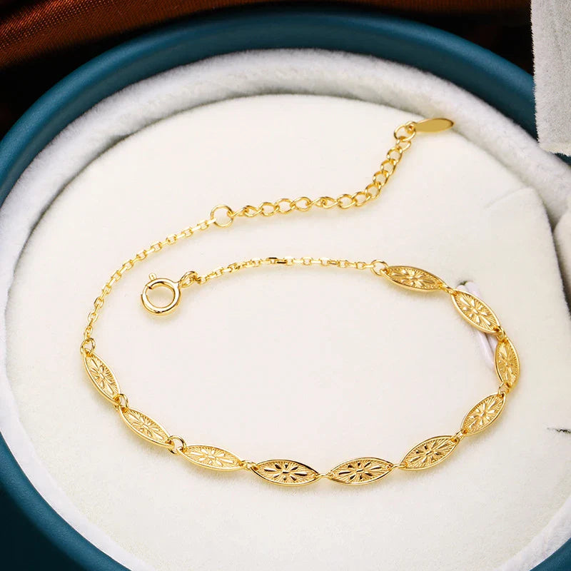 Elegant antique silver 925 leaf bracelet with delicate leaf motif and adjustable size for a comfortable fit