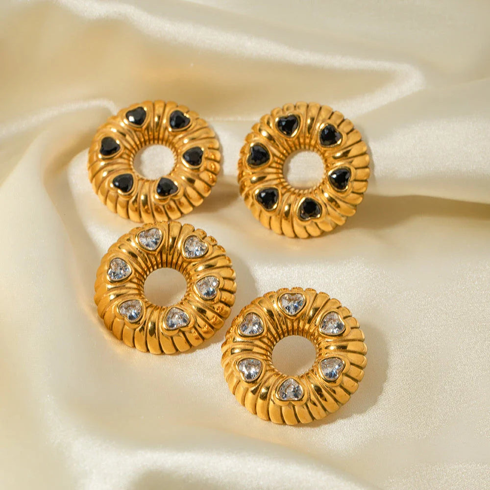 Trendha 18K gold plated minimalist O-shaped earrings and necklace set made of stainless steel for timeless elegance
