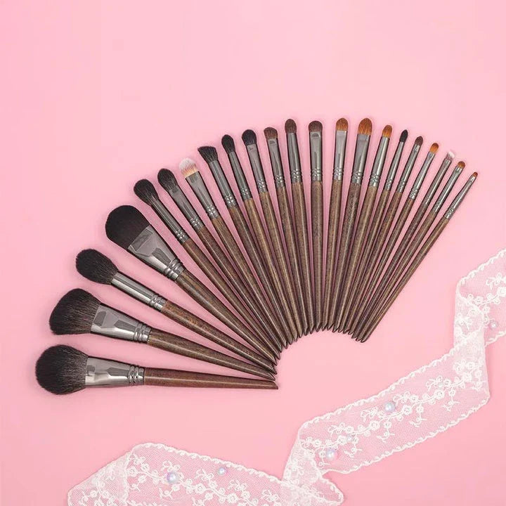 A 22-piece premium makeup brush set with high-quality synthetic and goat hair bristles for a smooth, even application and professional-level results.