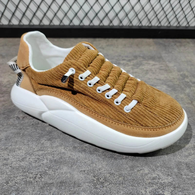 Fashionable British men's platform casual shoes in various colours and sizes