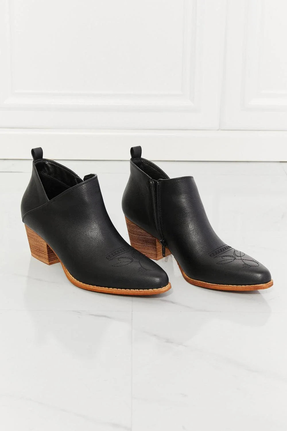 MMShoes Crossover Cowboy Booties with Embroidered Design in Black