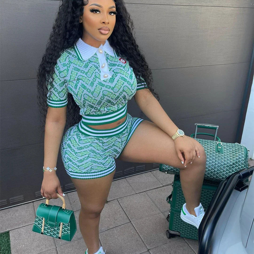 Stylish retro patchwork shorts set with rib detailing and exposed navel crop top