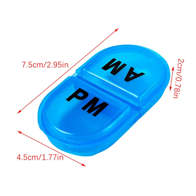 Compact pill organiser with tablet splitter made of high-quality materials for easy medication management