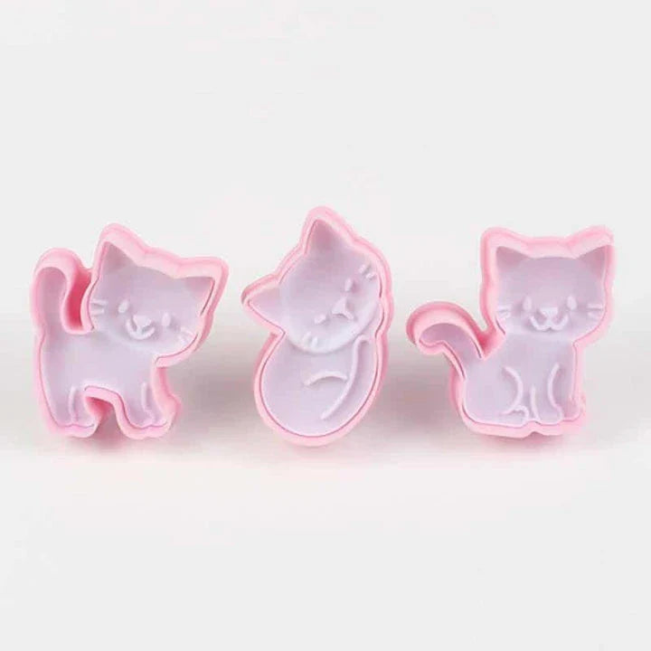 Kitten-shaped cookie moulds in pink colour, a charming baking set for creating adorable homemade treats