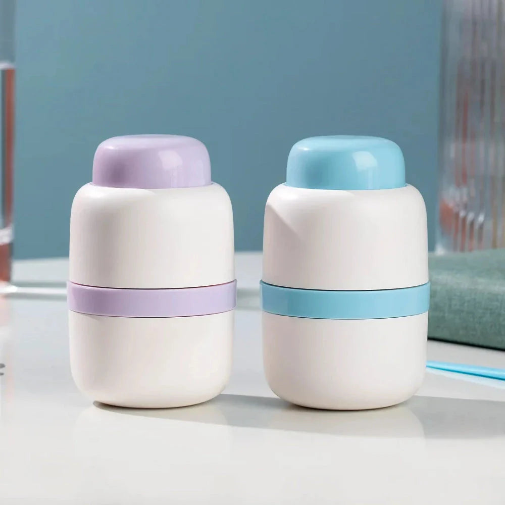 Portable 2-in-1 Pill Box with Pill Cutter, a compact and versatile medication organiser with cutting capabilities