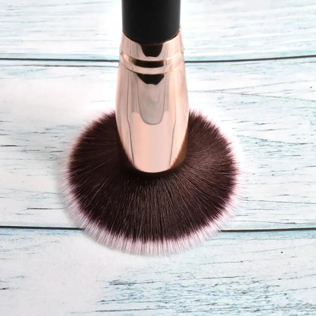 Professional Cosmetic Beauty Makeup Brush Set with Soft Wool Fiber Bristles for Flawless Makeup Application