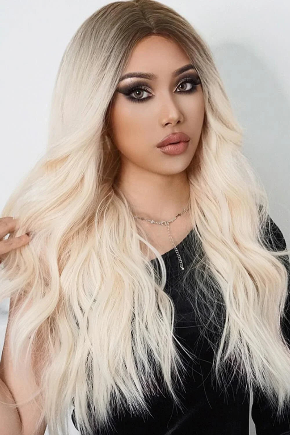 Luxurious Long Wave Synthetic Wig in Gold, 26 Inches