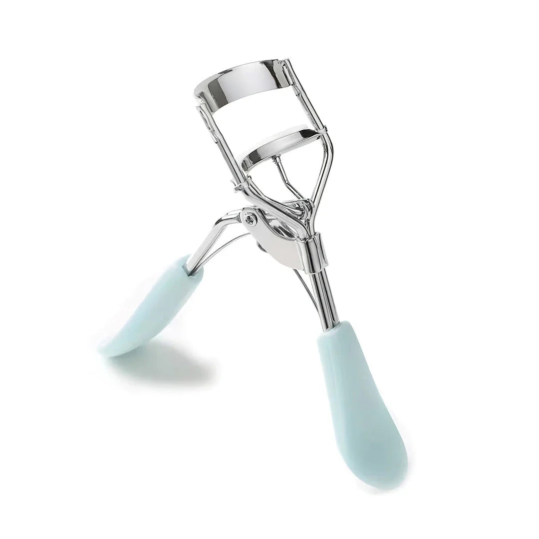 Heatless Manual Eyelash Curler with Silicone Pad and Curved Design for Flawless Lash Curling