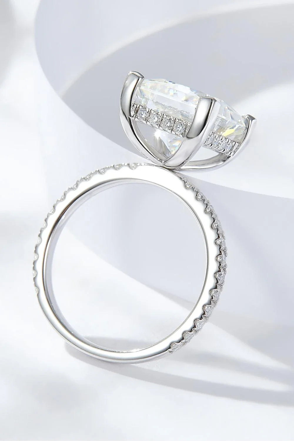 Elegant 5.52-carat moissanite side stone ring in 925 sterling silver with platinum plating