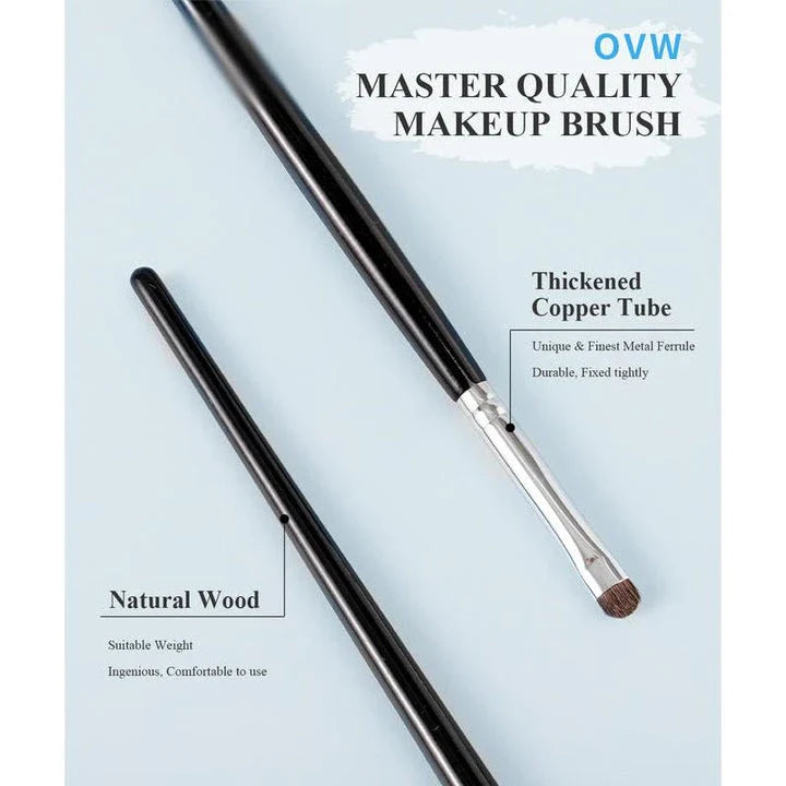 Premium 4-Piece Eyeliner, Smudge, and Eyeshadow Brush Set with natural bristles and wooden handles
