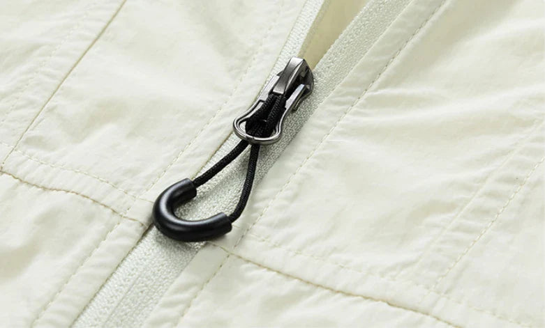 A lightweight, versatile outdoor jacket made from premium nylon fabric, perfect for British adventures and outdoor activities.