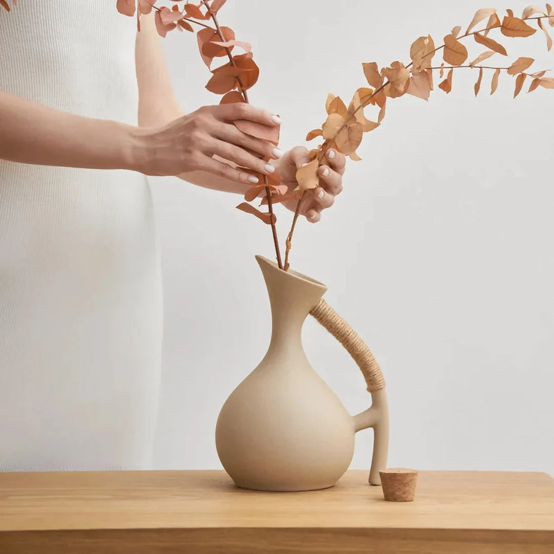 GiftHome UK Elegant 1.3L Ceramic Pitcher for Hot & Cold Drinks