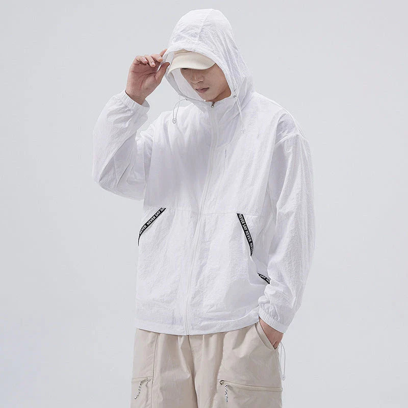Stylish and versatile men's outdoor sports jacket in a range of colours, featuring a tailored fit and premium nylon construction for comfort and durability.