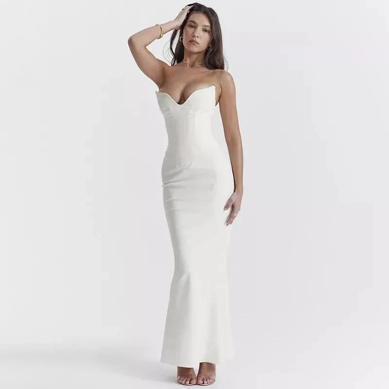 Elegant strapless maxi dress with fishbone bodycon design in black colour