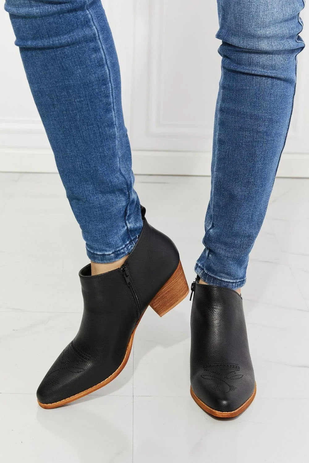 MMShoes Crossover Cowboy Booties with Embroidered Design in Black