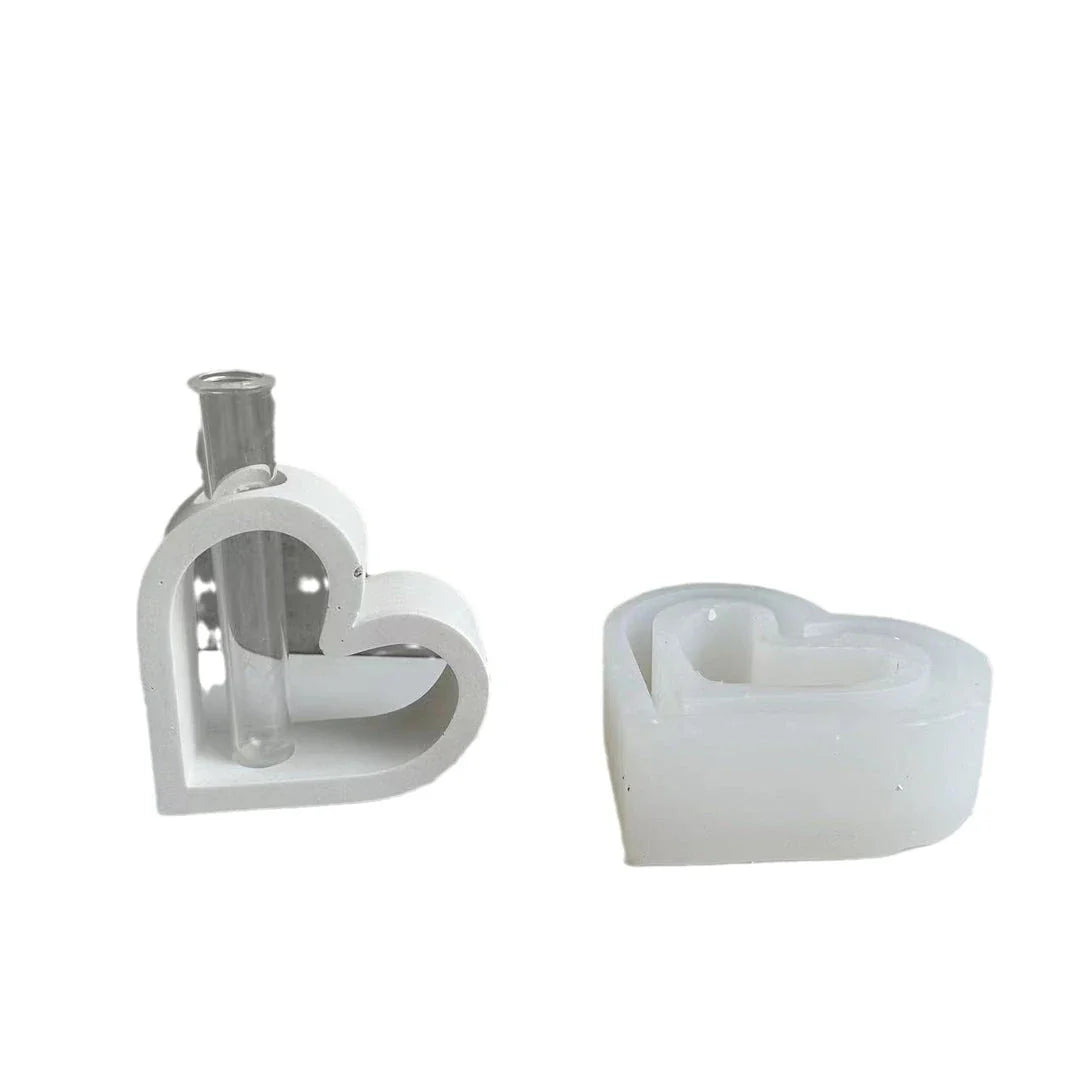 Heart-shaped silicone mould for creating unique hydroponic flower vases
