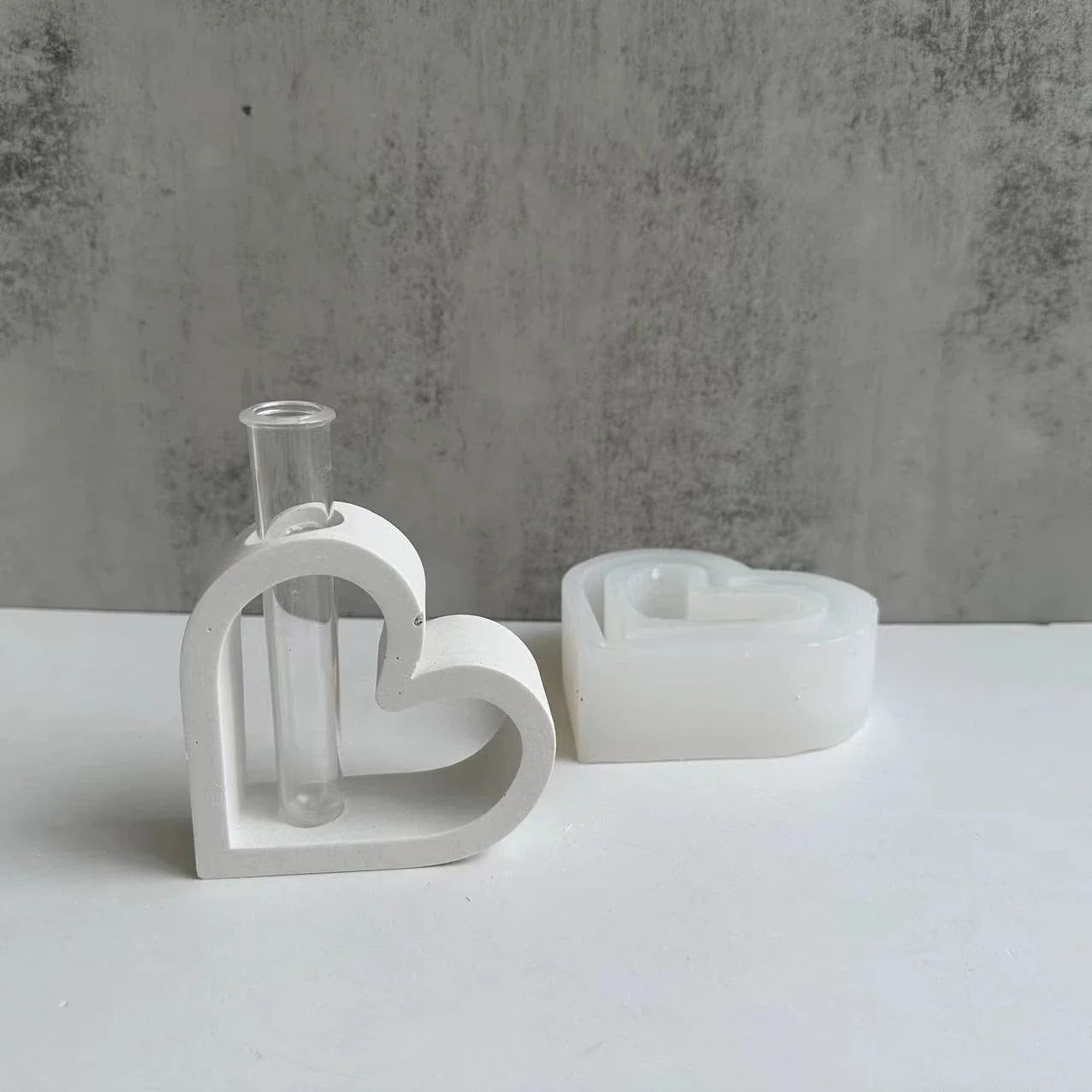 Heart-shaped silicone mould for creating unique hydroponic flower vases