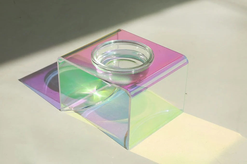 Holographic acrylic pet bowl for small dogs and cats with anti-slip base