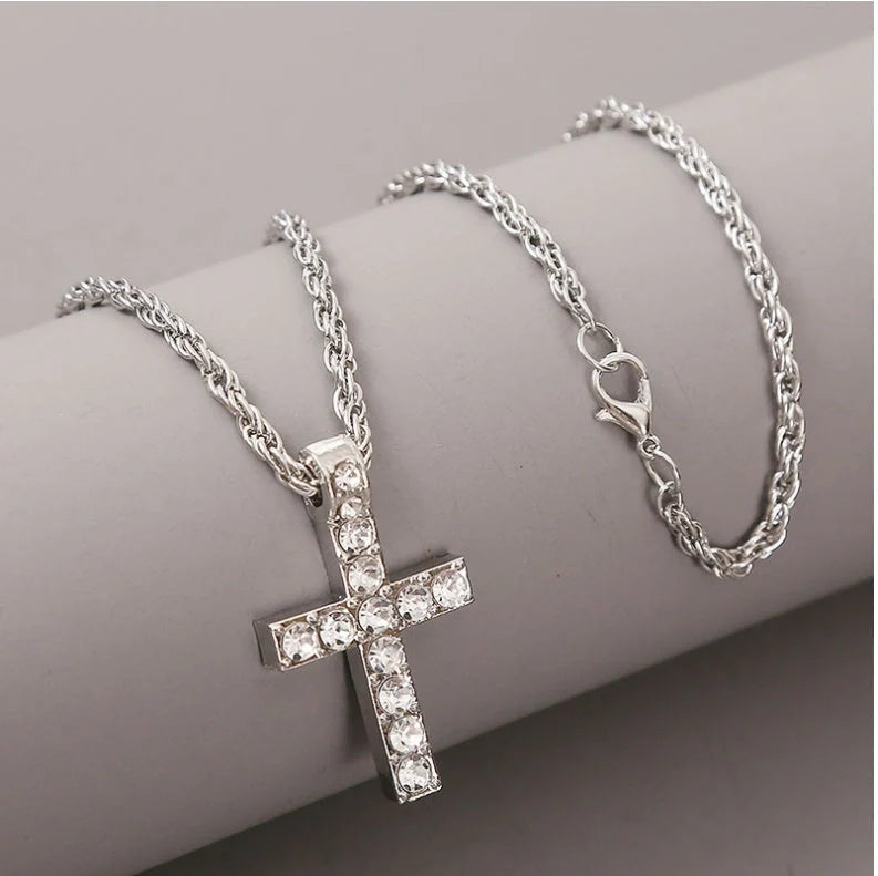 Unisex Alloy Clavicle Chain with Geometric Pendant in Silver