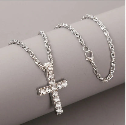 Unisex Alloy Clavicle Chain with Geometric Pendant in Silver