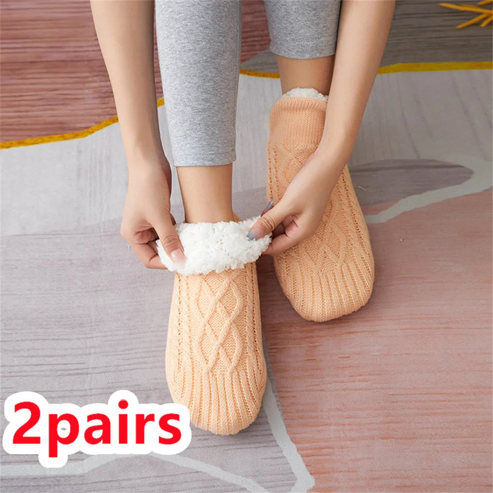 Winter woolen socks with non-slip dots in various colours