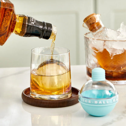 Food-grade silicone ice ball mold for creating 6cm spherical whisky ice cubes
