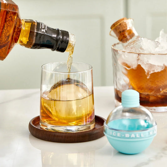 Food-grade silicone ice ball mold for creating 6cm spherical whisky ice cubes