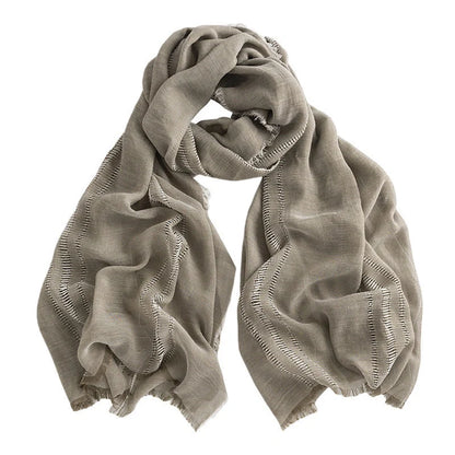 Herringbone pattern artificial cashmere scarf with tassel fringes