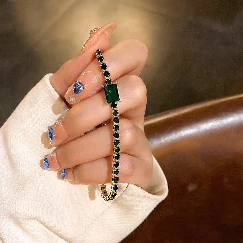 Elegant zircon geometric bracelet with South Korean fashion design
