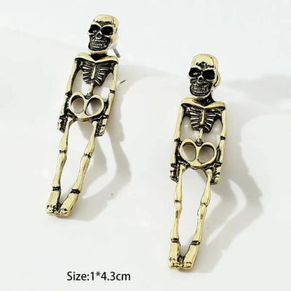 Halloween skull simulation stud earrings in gold and silver, detailed design, lightweight alloy
